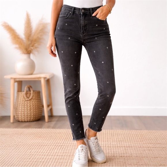 Abercrombie & Fitch Denim - Abercrombie & Fitch High Rise Ankle Jeans Star Embroidered Black Denim 28